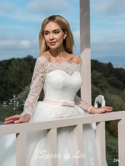 https://www.sposa-lia.com/images/stories/virtuemart/product/246       (2).jpg